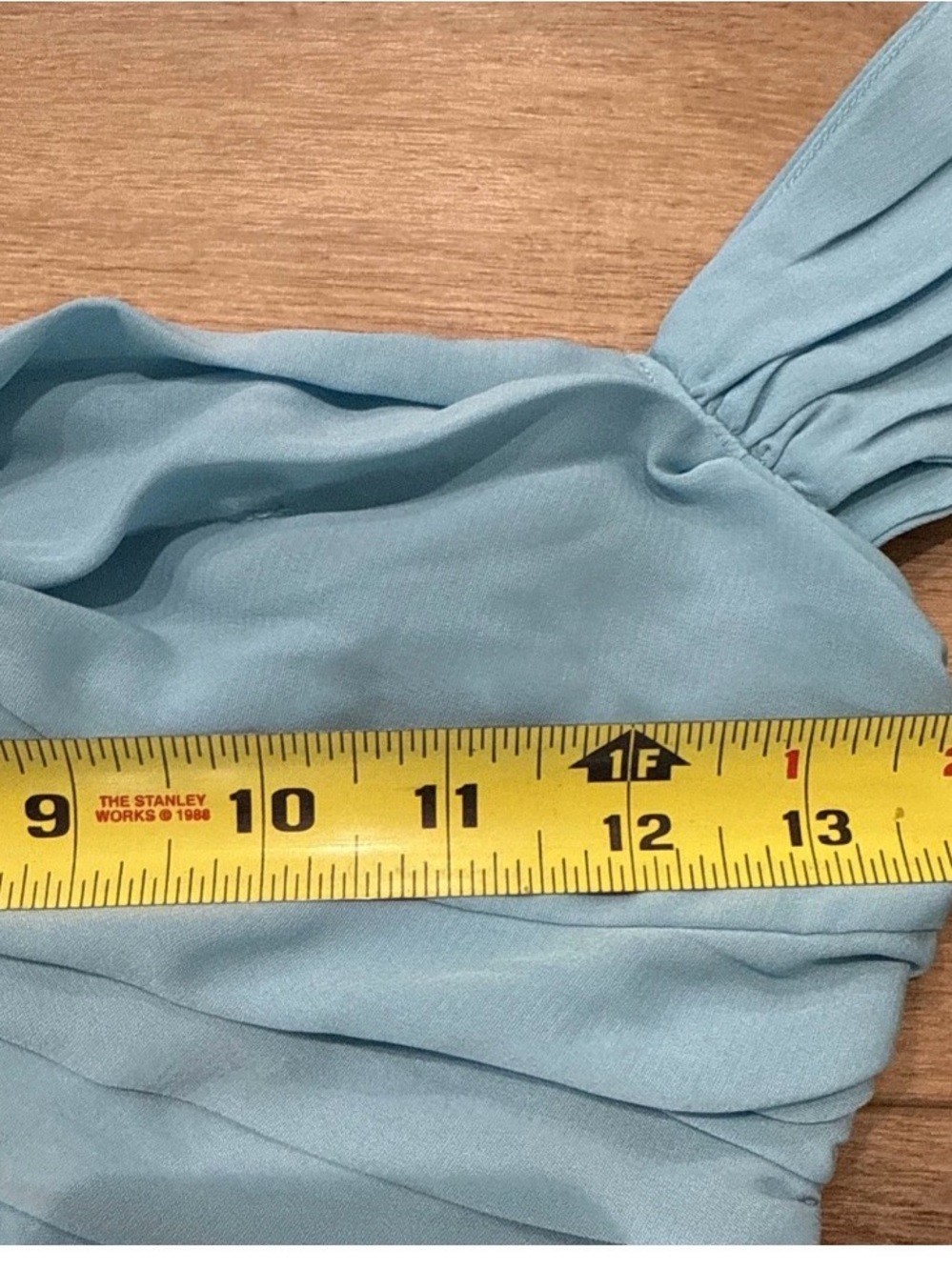 Abercrombie & Fitch Off-Shoulder Twist Midi Dress in Light Blue - Picture 4 of 8